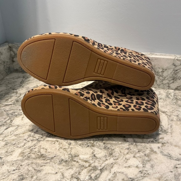 NWOB Tom’s Kelsey Desert Tan Leopard Print Suede Wedge ankle Boots Sz 6 - Picture 7 of 10